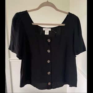 Black flowy top, M